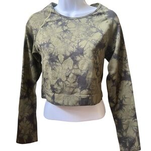 PINK Victoria’s Secret Active Camouflage Crop Long Sleeve Cropped Workout Top XL